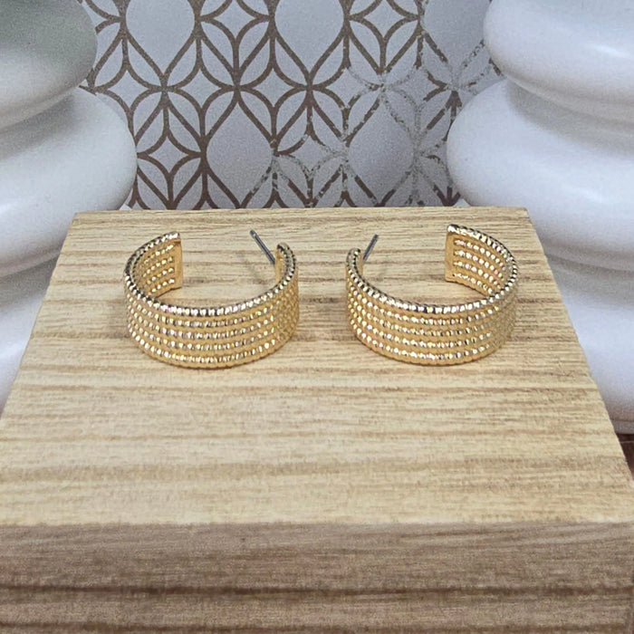 Dai8sy Earrings Michelle McDowell